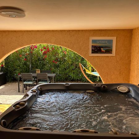 Bas De Villa 70M2 Independant Avec Espace Jacuzzi Prive Le Lavandou Luaran gambar