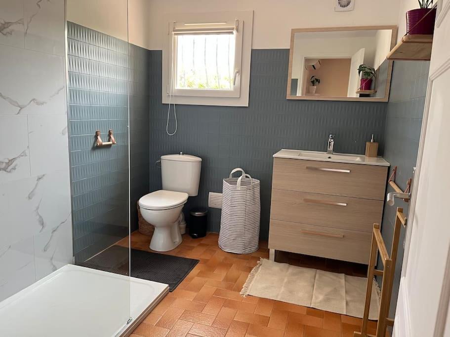 Bas De Villa 70M2 Independant Avec Espace Jacuzzi Prive Le Lavandou Luaran gambar